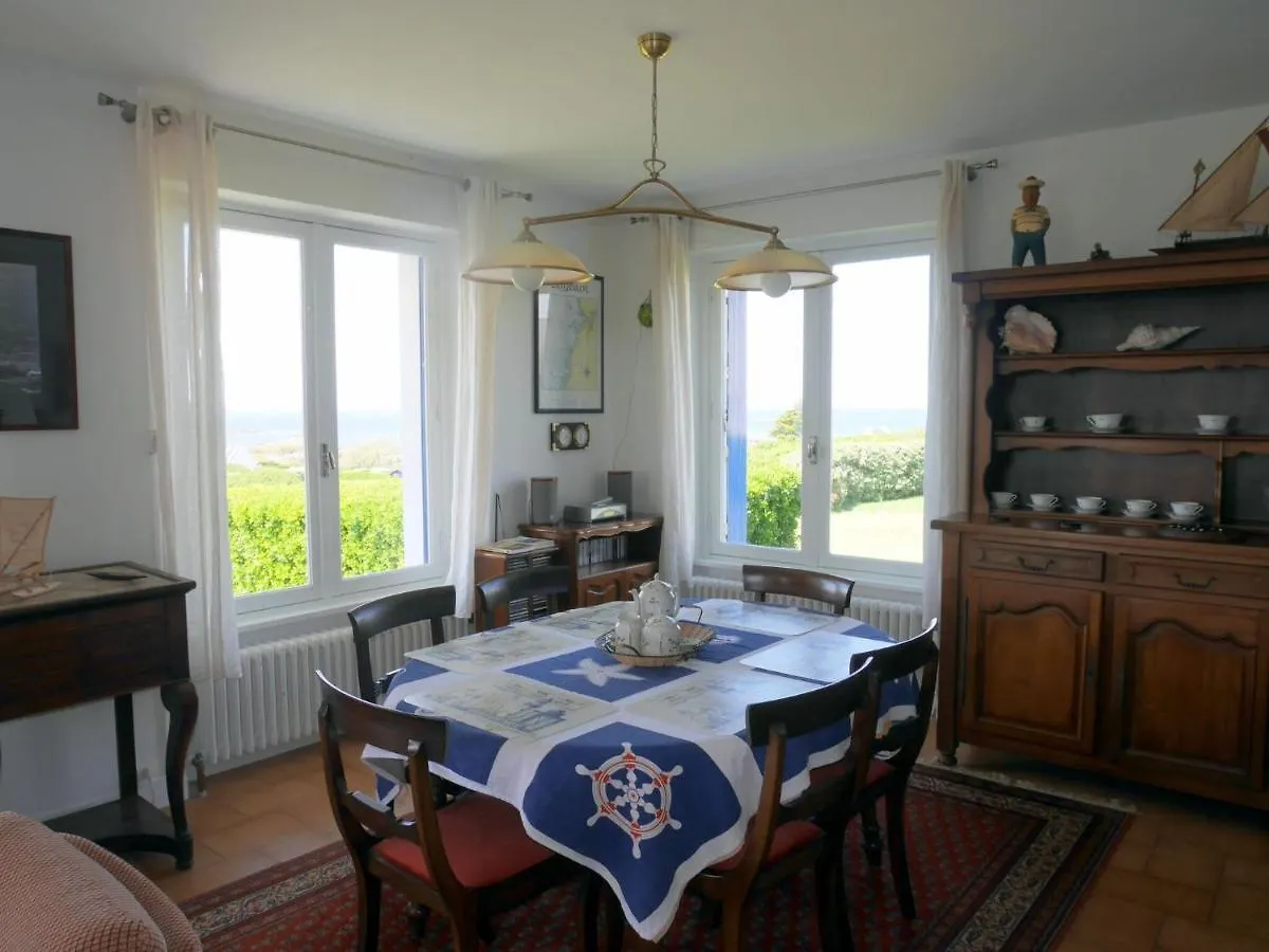 Holiday Home With Sea Views, Lampaul-Plouarzel